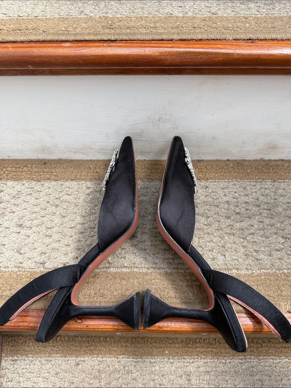 Elegant Black Pointed Slingback Heels with Crystal Medallion - Picture 3 of 11